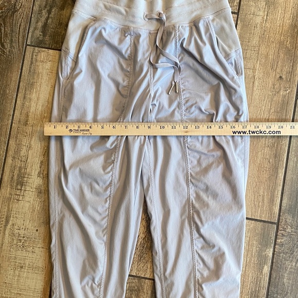 Lululemon Dance Studio Mid-Rise Jogger
Full Length - Picture 11 of 15